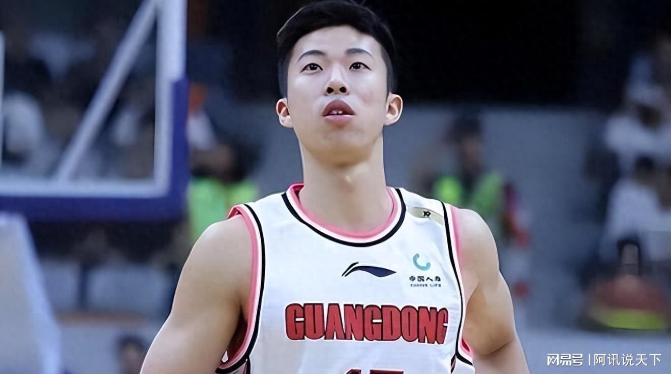 亚博体育-26岁就选择退役！广东宏远小将转型为教练，辅佐杜锋